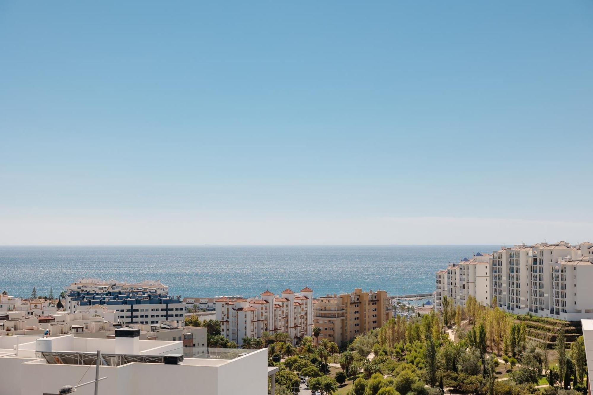 Luxurious 2 Bedroom Apartment Close To The Beach In Эстепона Экстерьер фото