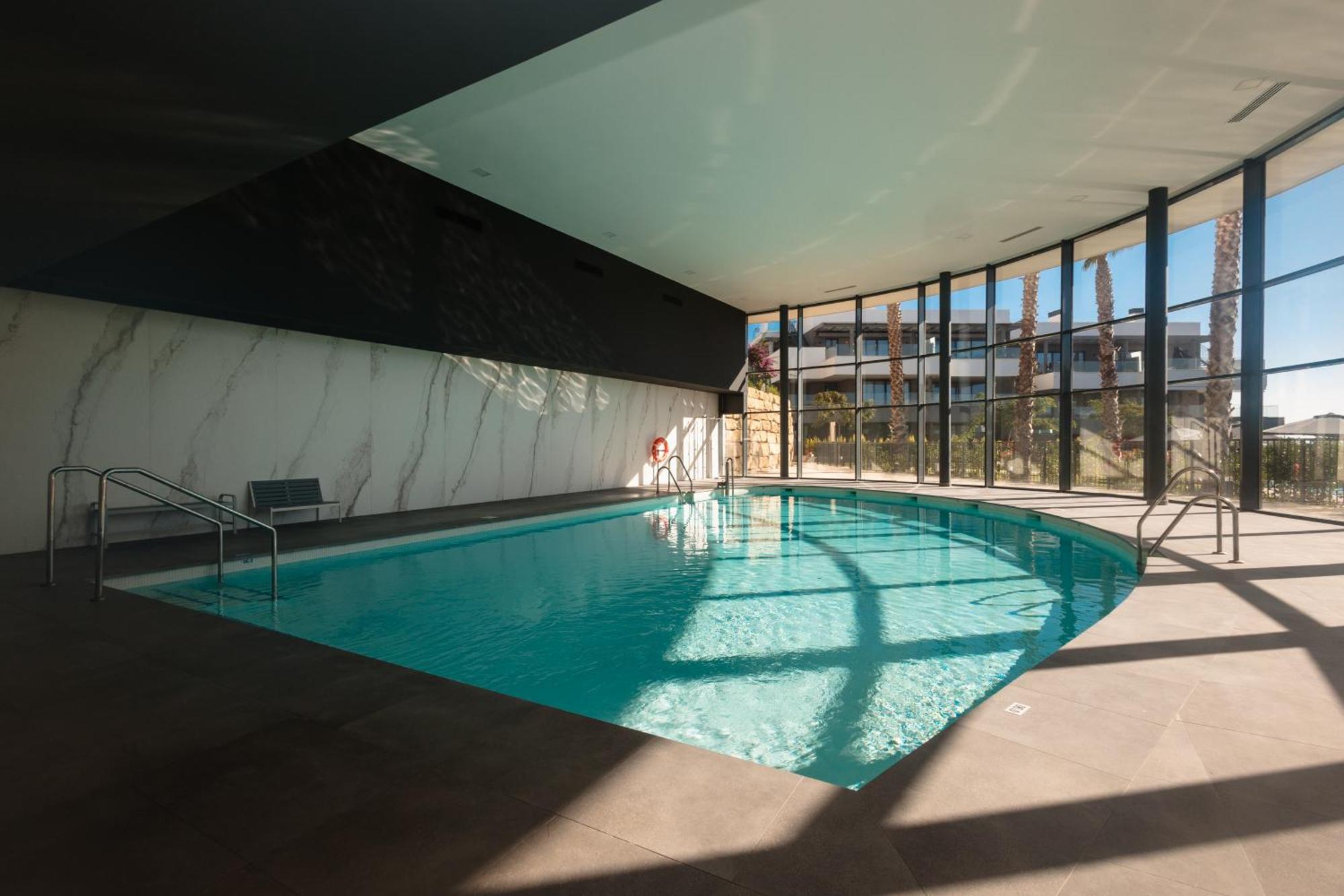 Luxurious 2 Bedroom Apartment Close To The Beach In Эстепона Экстерьер фото