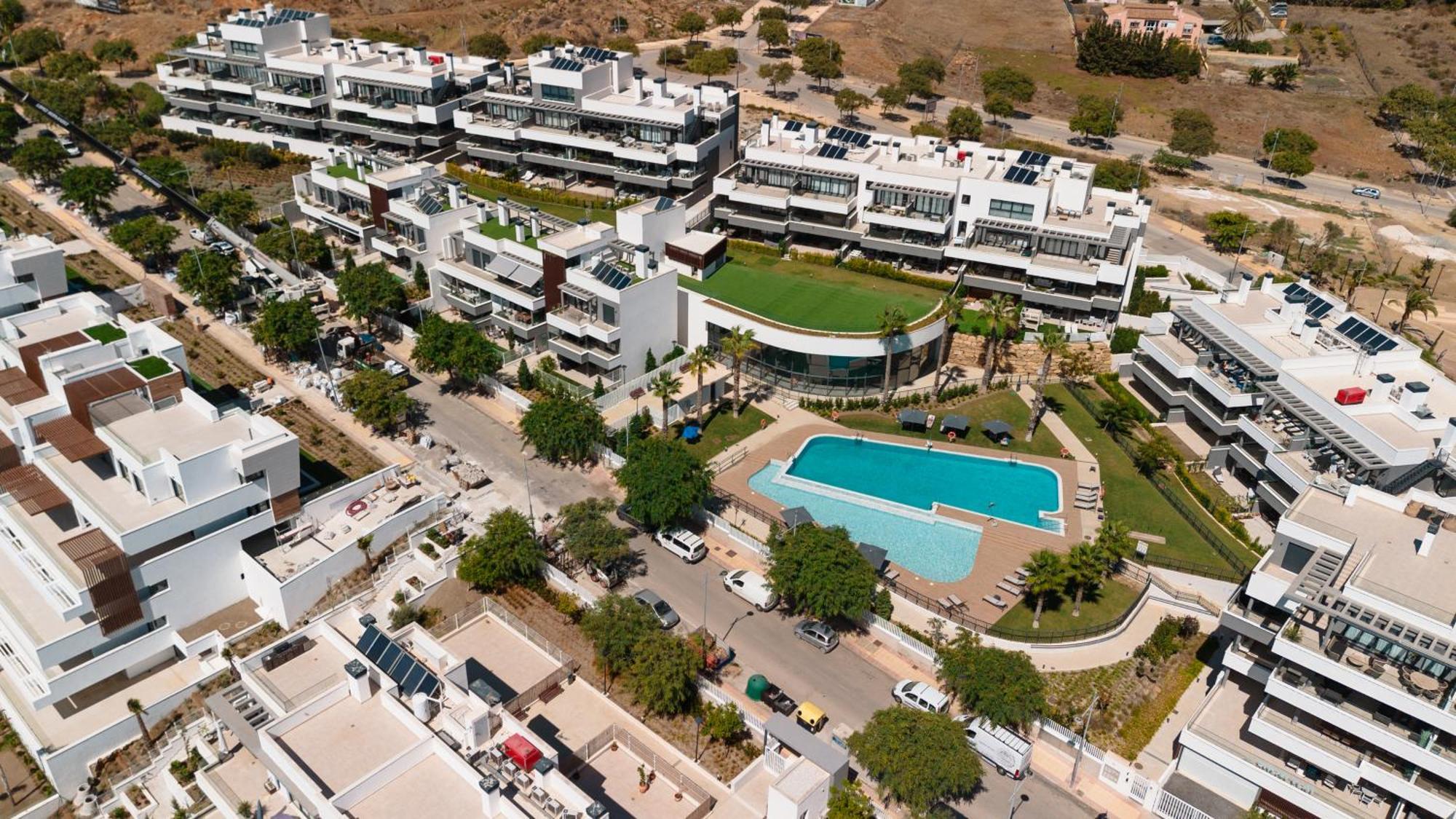 Luxurious 2 Bedroom Apartment Close To The Beach In Эстепона Экстерьер фото
