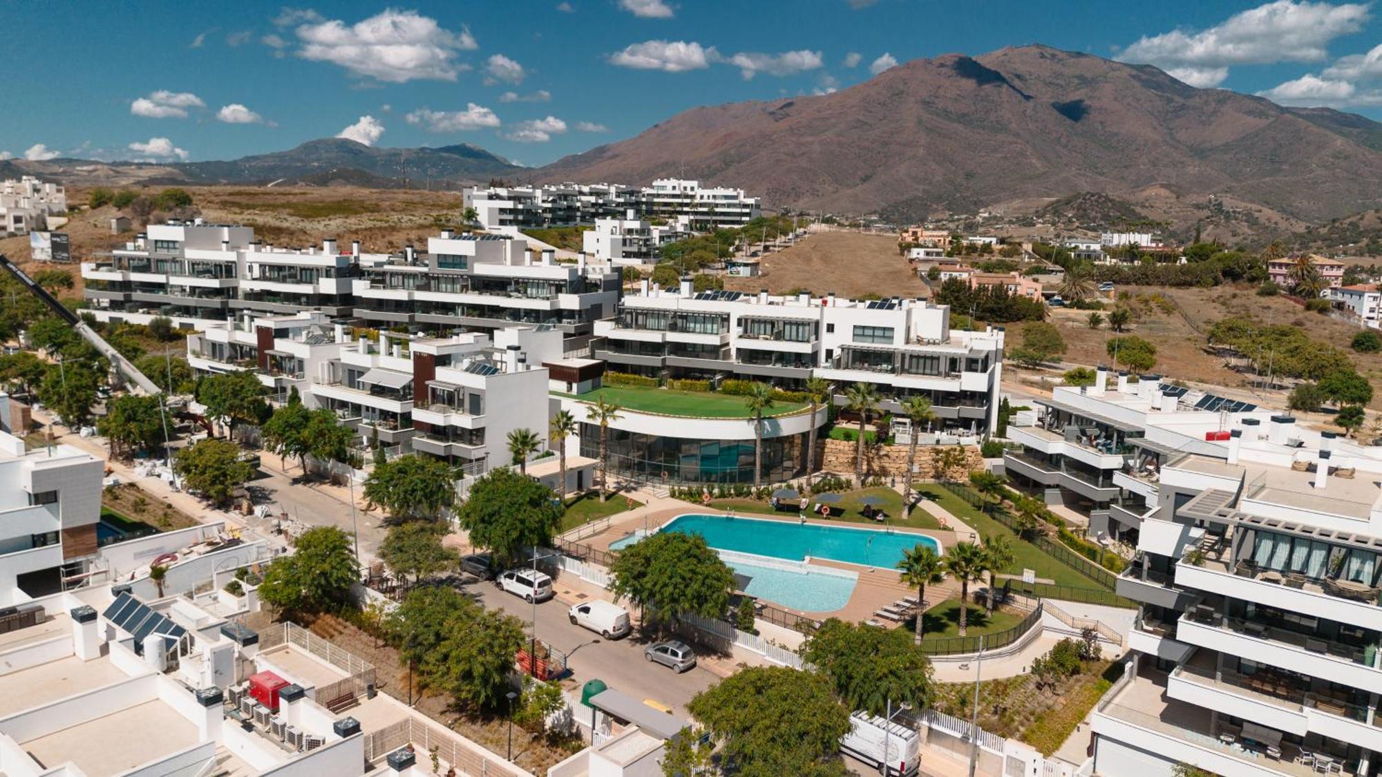 Luxurious 2 Bedroom Apartment Close To The Beach In Эстепона Экстерьер фото