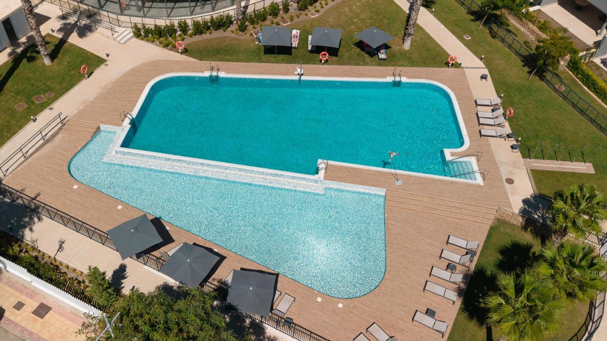 Luxurious 2 Bedroom Apartment Close To The Beach In Эстепона Экстерьер фото