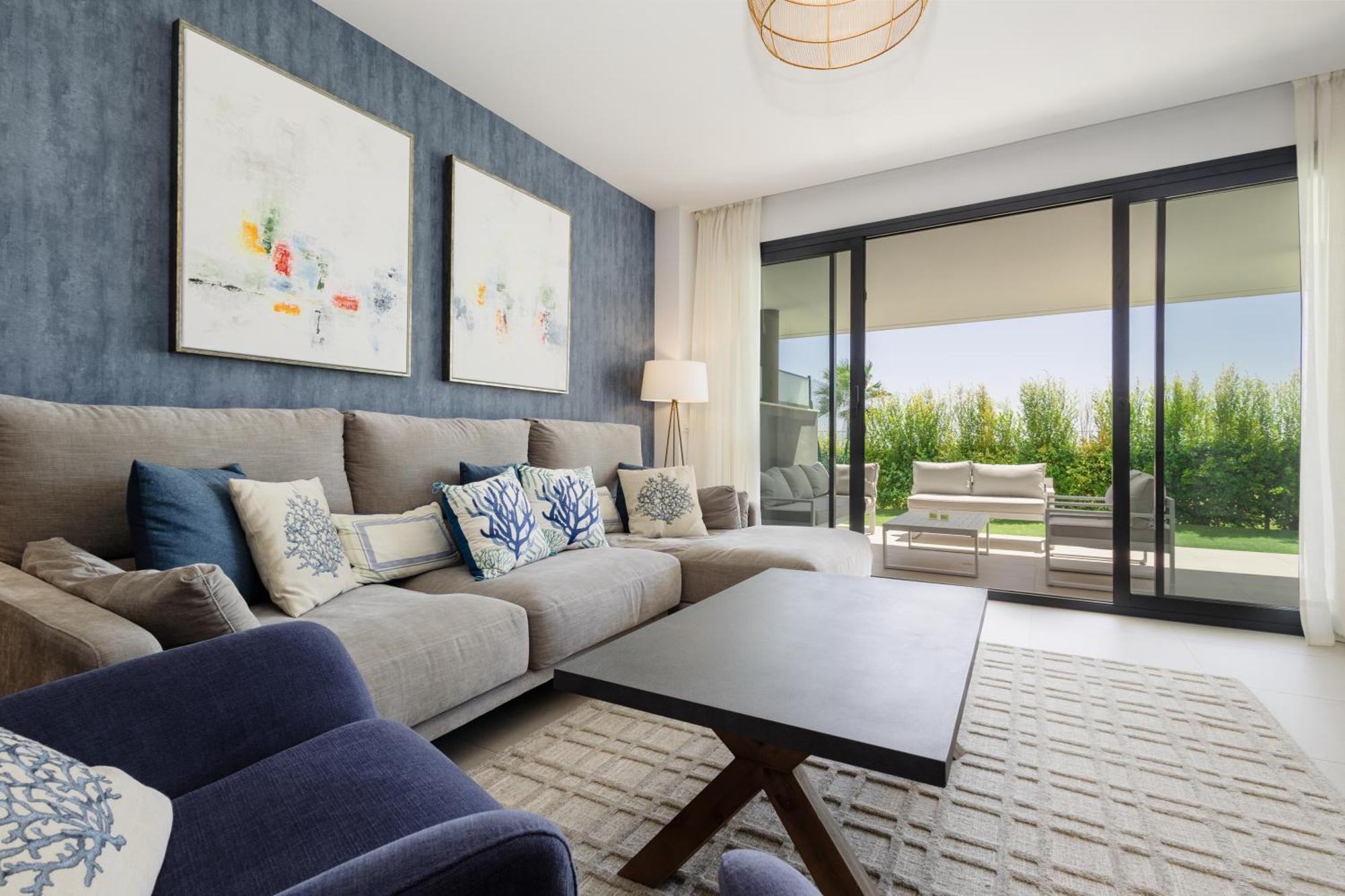 Luxurious 2 Bedroom Apartment Close To The Beach In Эстепона Экстерьер фото