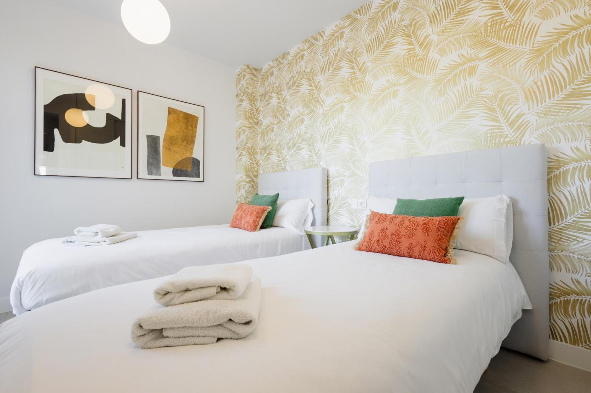 Luxurious 2 Bedroom Apartment Close To The Beach In Эстепона Экстерьер фото
