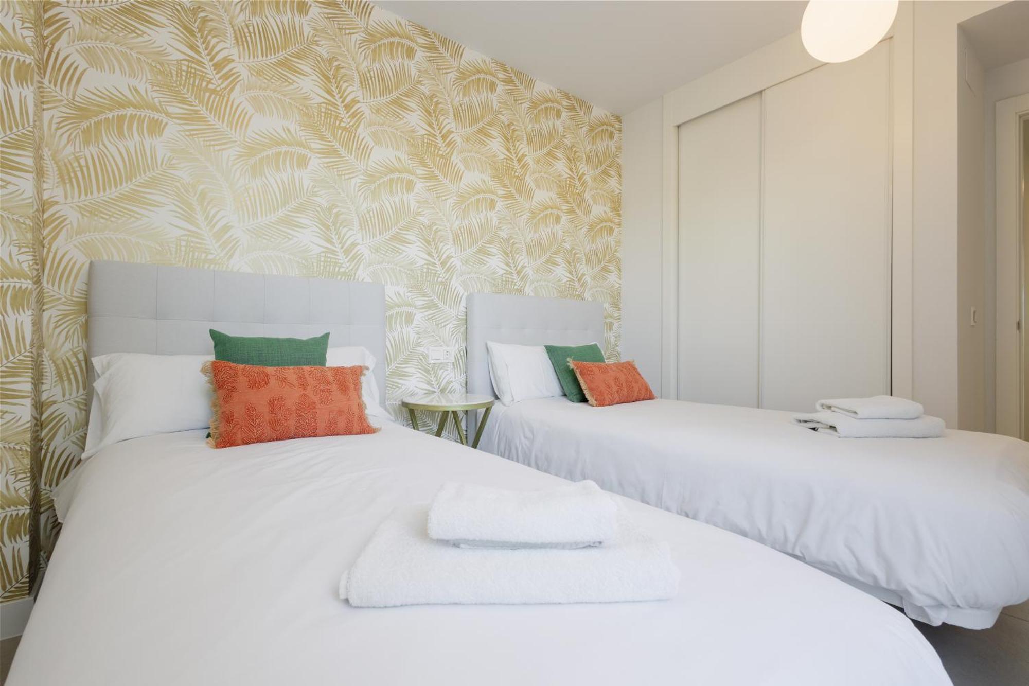 Luxurious 2 Bedroom Apartment Close To The Beach In Эстепона Экстерьер фото