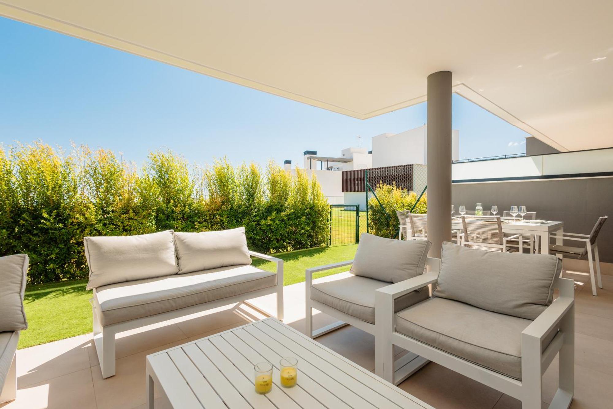 Luxurious 2 Bedroom Apartment Close To The Beach In Эстепона Экстерьер фото